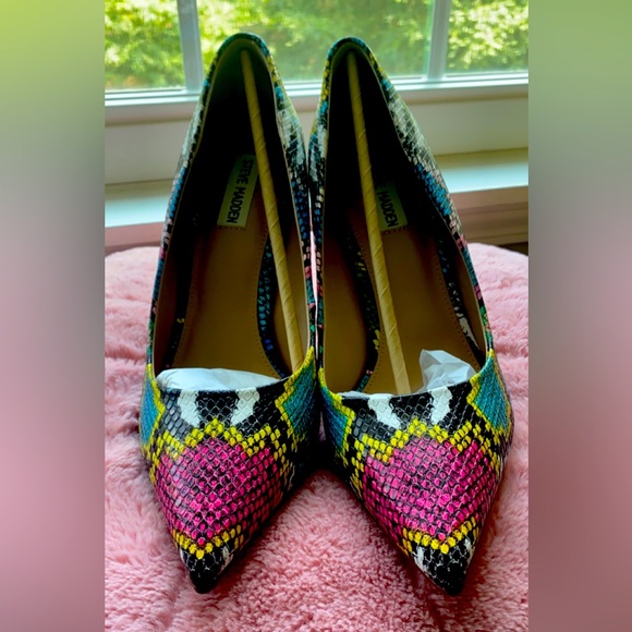 Steve Madden Snakeskin Heels - Picture 1 of 4